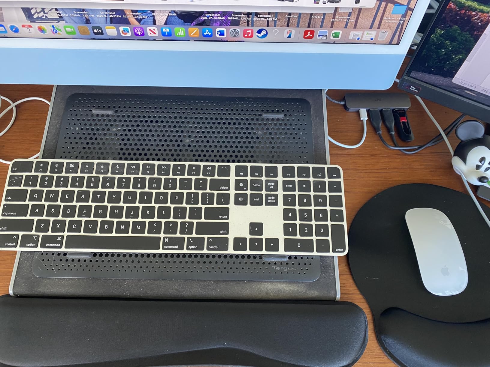 KTRIO Keyboard Wrist Rest & Mouse Pad with Wrist Rest, Black customer photo 1