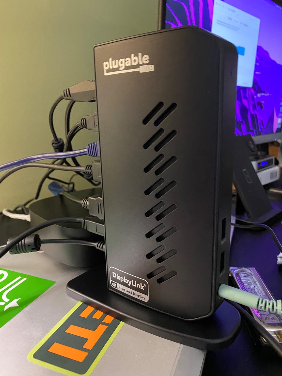 Plugable Dual DisplayPort & HDMI Docking Station - USB 3.0 & USB-C Laptop Dock for Dual Monitors, DisplayLink, Mac (Driver Required), ChromeOS & Windows, Gigabit Ethernet and Audio (UD-6950Z) customer photo 1