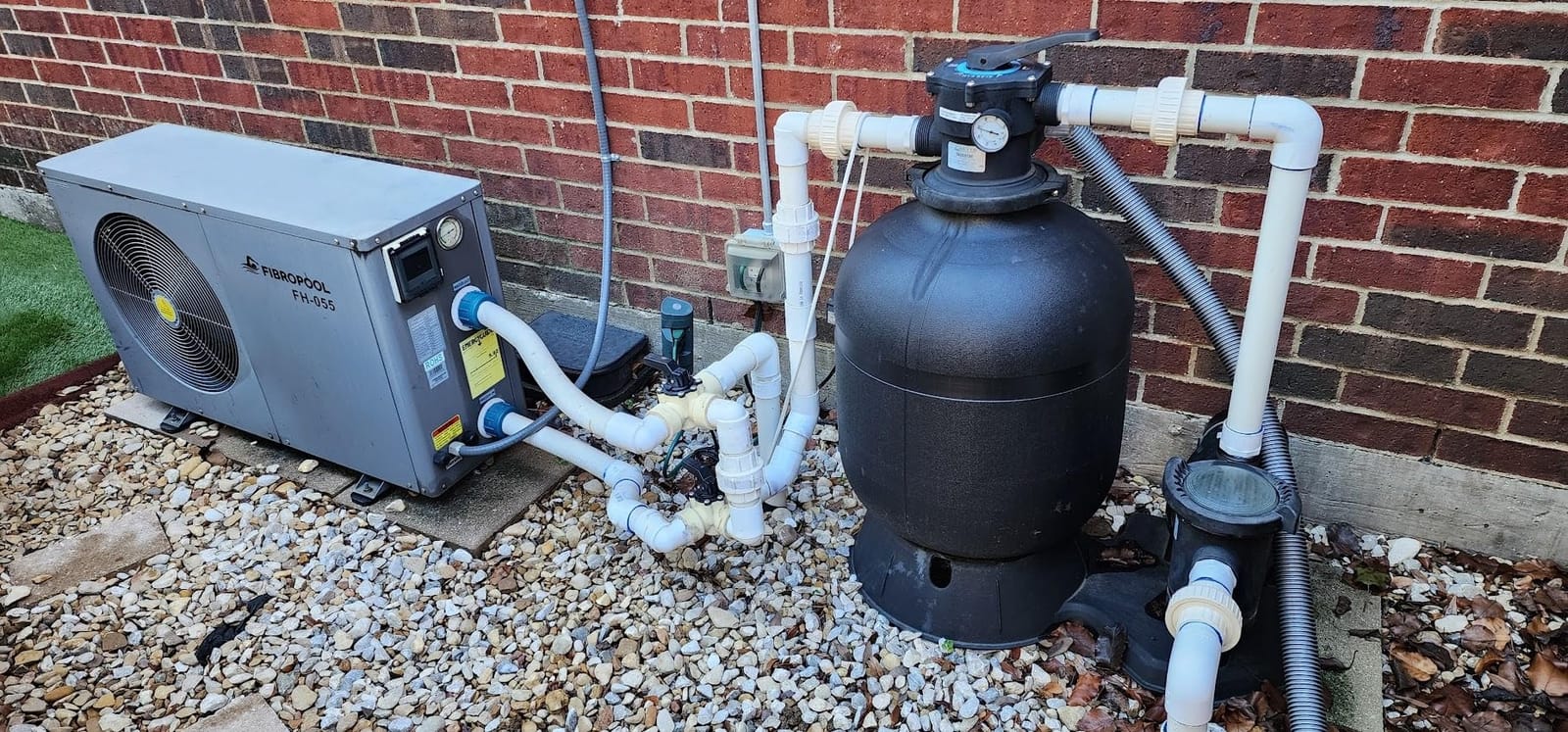 FibroPool FH255 Pool Heat Pump - 240V Electric - 55,000 BTU - Metal customer photo 1