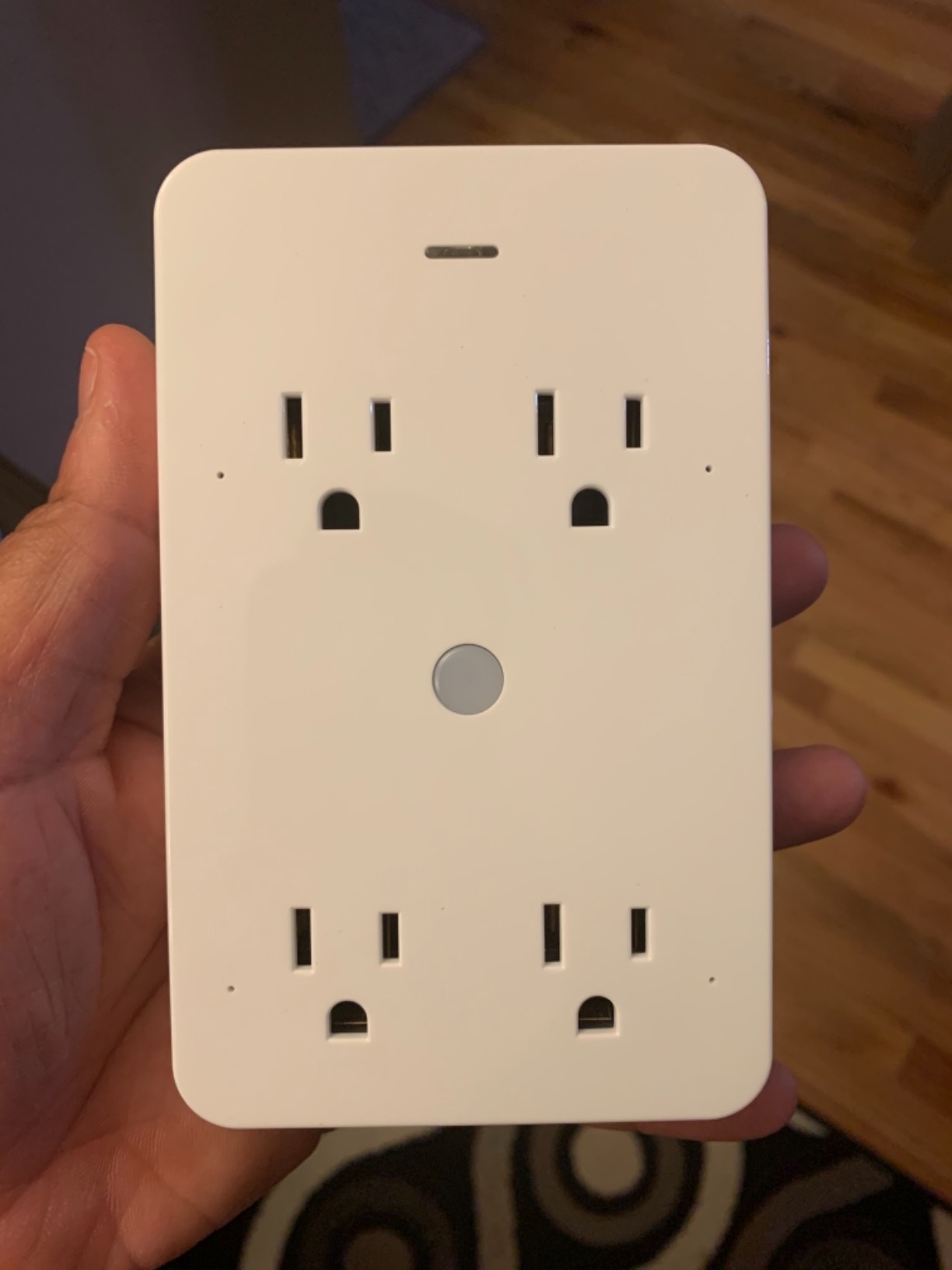 Geeni Smart Wi-Fi 4 Outlet Plug, Surge Protection, Easy Install, 1-Pack customer photo 1