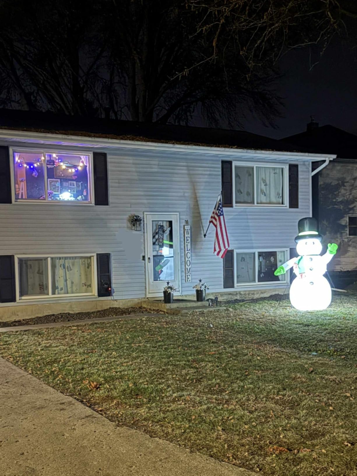 7 FT Christmas Inflatables Snowman Outdoor Yard Decorations, Christmas Blow up Snow Man with LED Lights & Black Hat, Winter Outside Decor for Holiday Party Patio Garden Lawn, Xmas New Year Kids Gifts customer photo 2