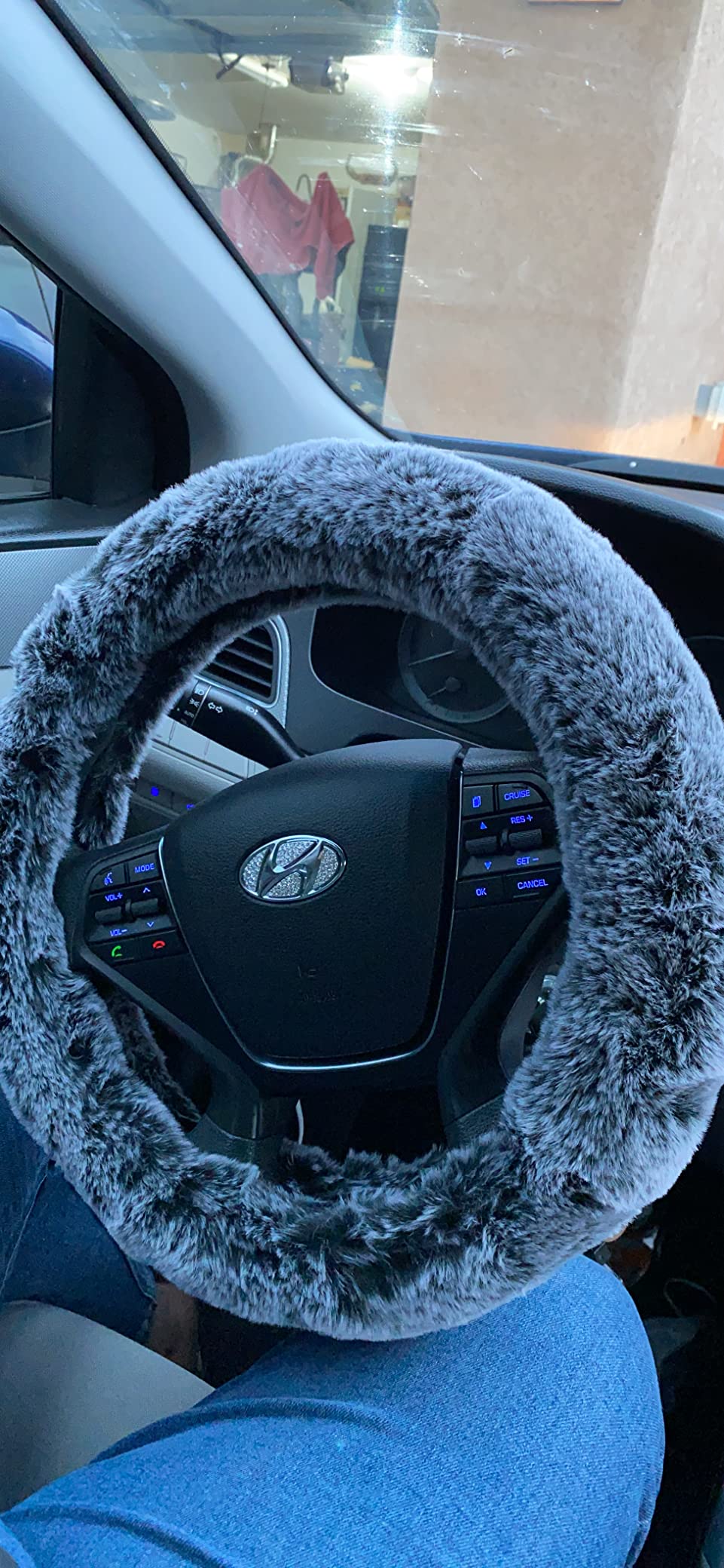 KAFEEK Fluffy Winter Steering Wheel Cover, Universal 15 Inch, Frost Grey customer photo 1