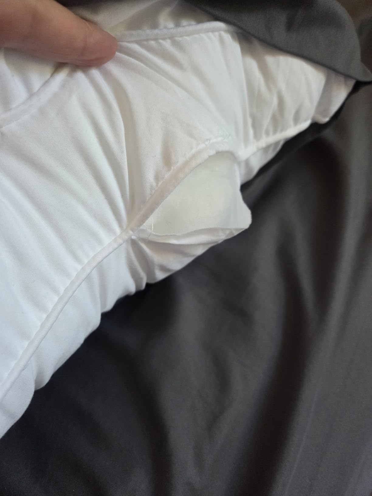 Utopia Bedding Gusset Bed Pillow, Hotel Pillows Queen Size Set of 2, White | Cotton Blended Down alternative pillows for sleeping, soft fluffy cooling comfort for Back, side & stomach sleepers, 2 pack customer photo 1