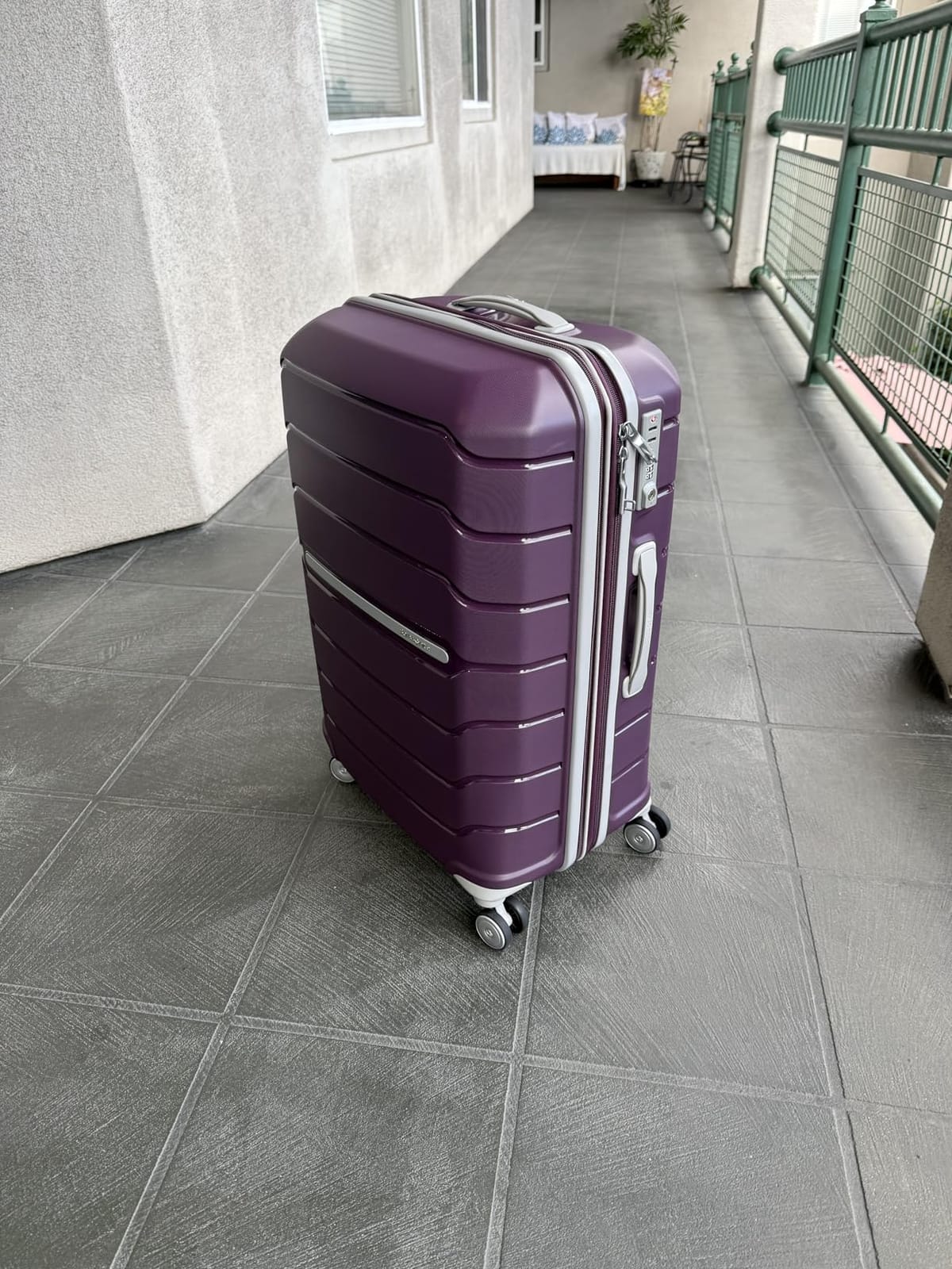 Samsonite Freeform Large Checked Luggage with Dual 360° Spinner Wheels - TSA Lock, Airline-Approved - Lightweight Durable Polypropylene Expandable Hardshell - Light Grey customer photo 2