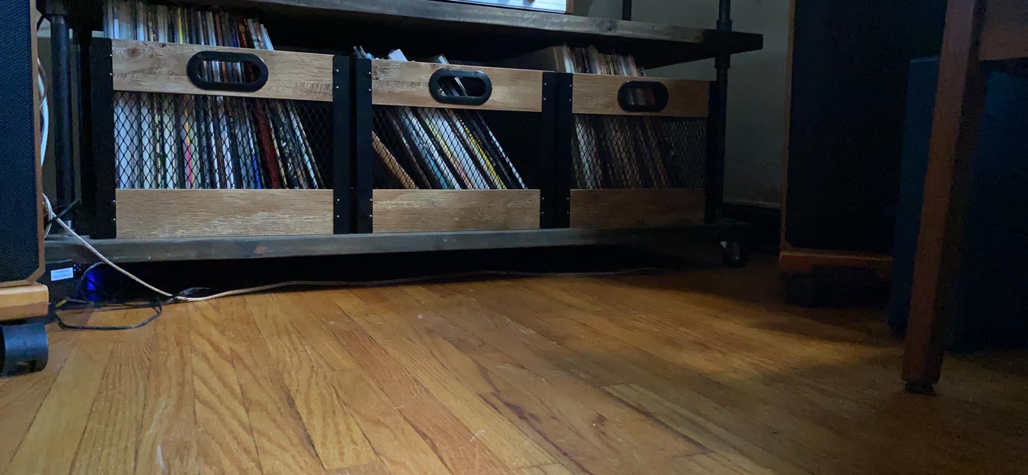 X-cosrack Vinyl Record Storage Crate, Wooden LP Record Organizer, Holds 60–80 Records, Classic Cube Storage for Albums customer photo 2