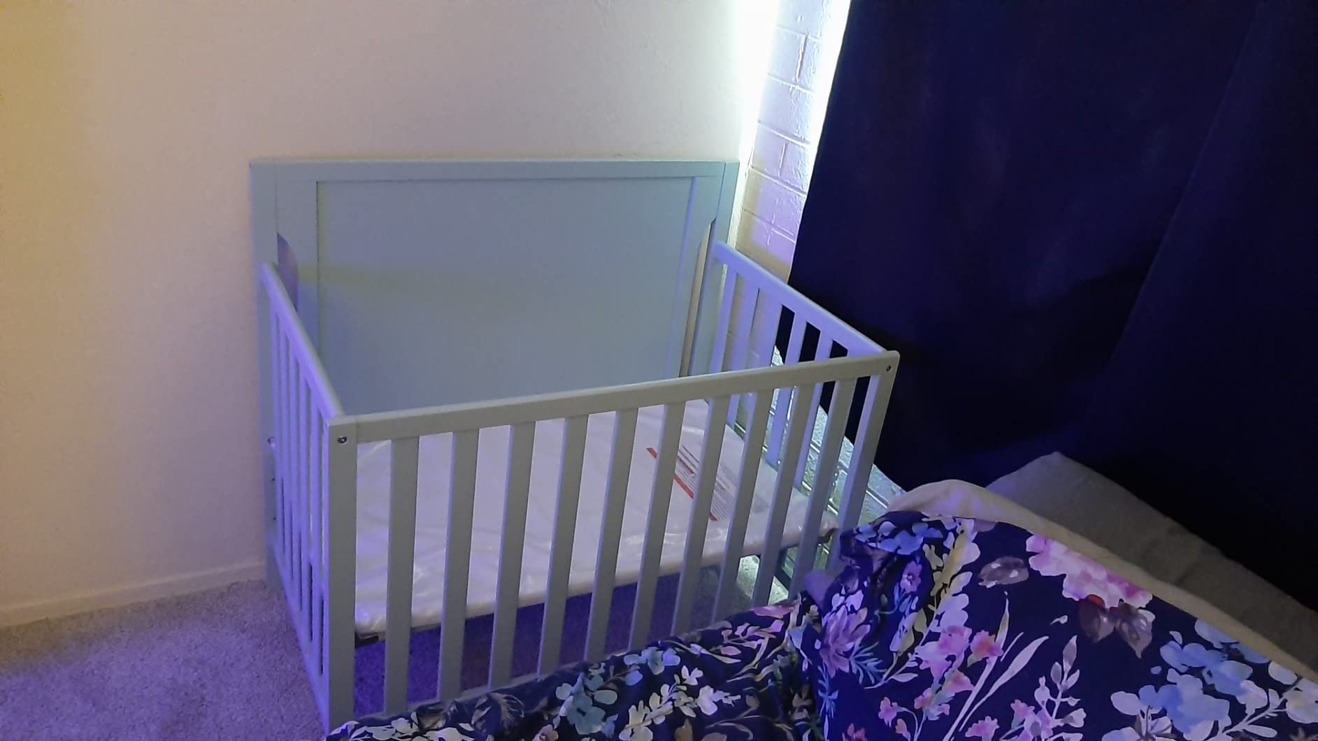 Dream On Me Bellport 4-in-1 Convertible Mini Baby Crib, Compact Design in Safari Green, GreenGuard Gold & BSA, Non-Toxic, Pinewood, Converts to Mini Daybed & Twin Bed, 1″ Mattress Pad customer photo 1