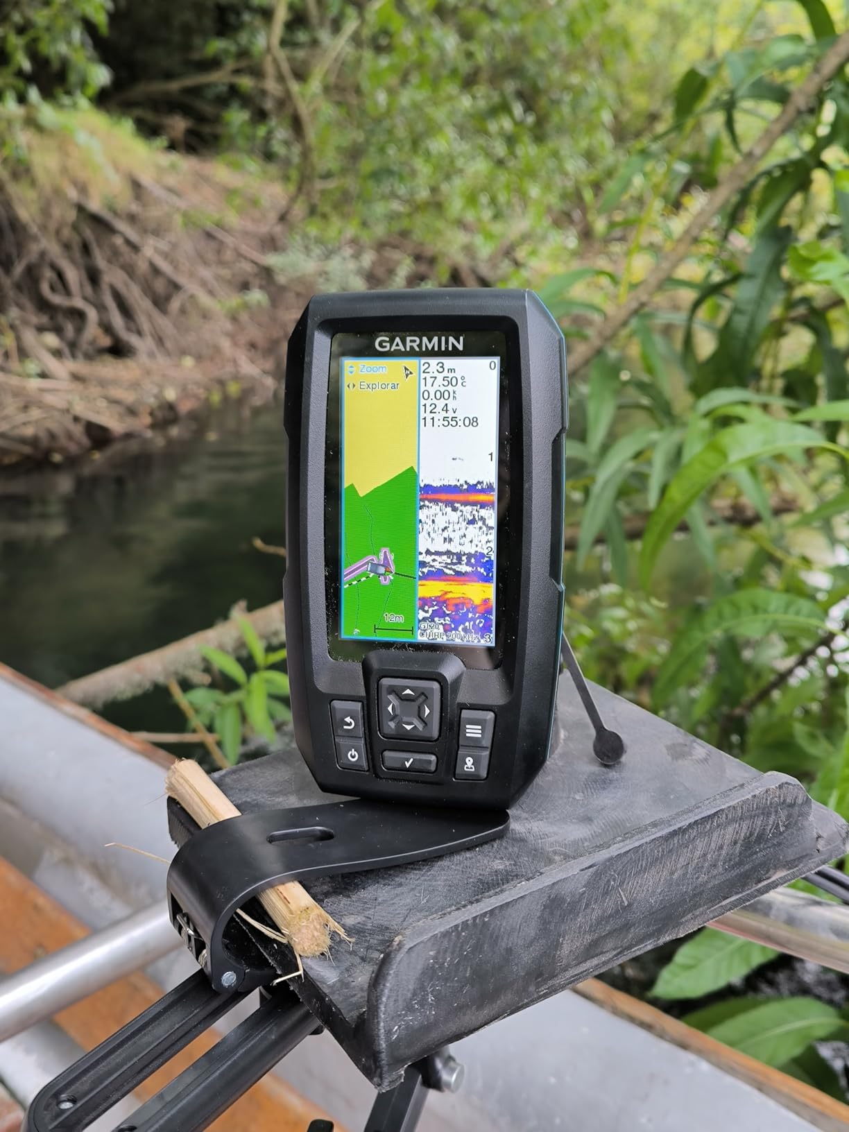 Garmin STRIKER Vivid 4cv, Easy-to-Use 4-inch Color Fishfinder and Sonar Transducer, Vivid Scanning Sonar Color Palettes customer photo 2