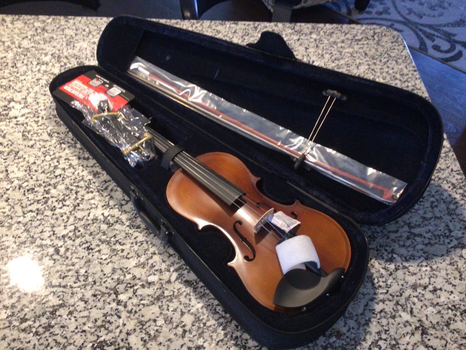 Pyle 4/4 Full Size Acoustic Violin for Beginners – Complete Violins Set with Hard Case, Bow, Extra Strings, Rosin, Full Accessories Kit - Mobile App Tuner 2 Month Free Lessons for Kids & Adults customer photo 2
