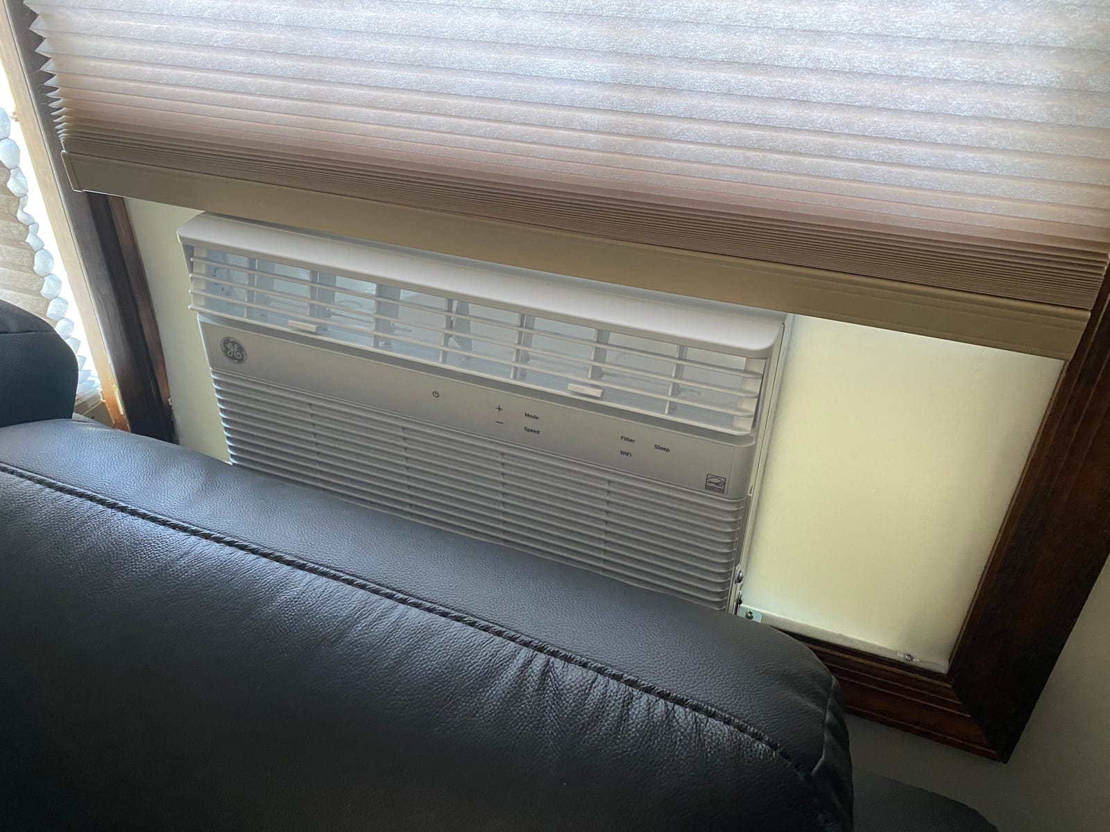 GE Window Air Conditioner 8000 BTU, Wi-Fi Enabled, Energy-Efficient Cooling for Medium Rooms, 8K BTU Window AC Unit with Easy Install Kit, Control Using Remote or Smartphone App customer photo 2