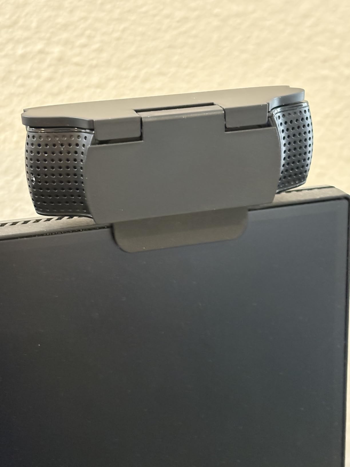 CloudValley Webcam Cover for Logitech C920x / C920 / C922x / C922 / C930e customer photo 1