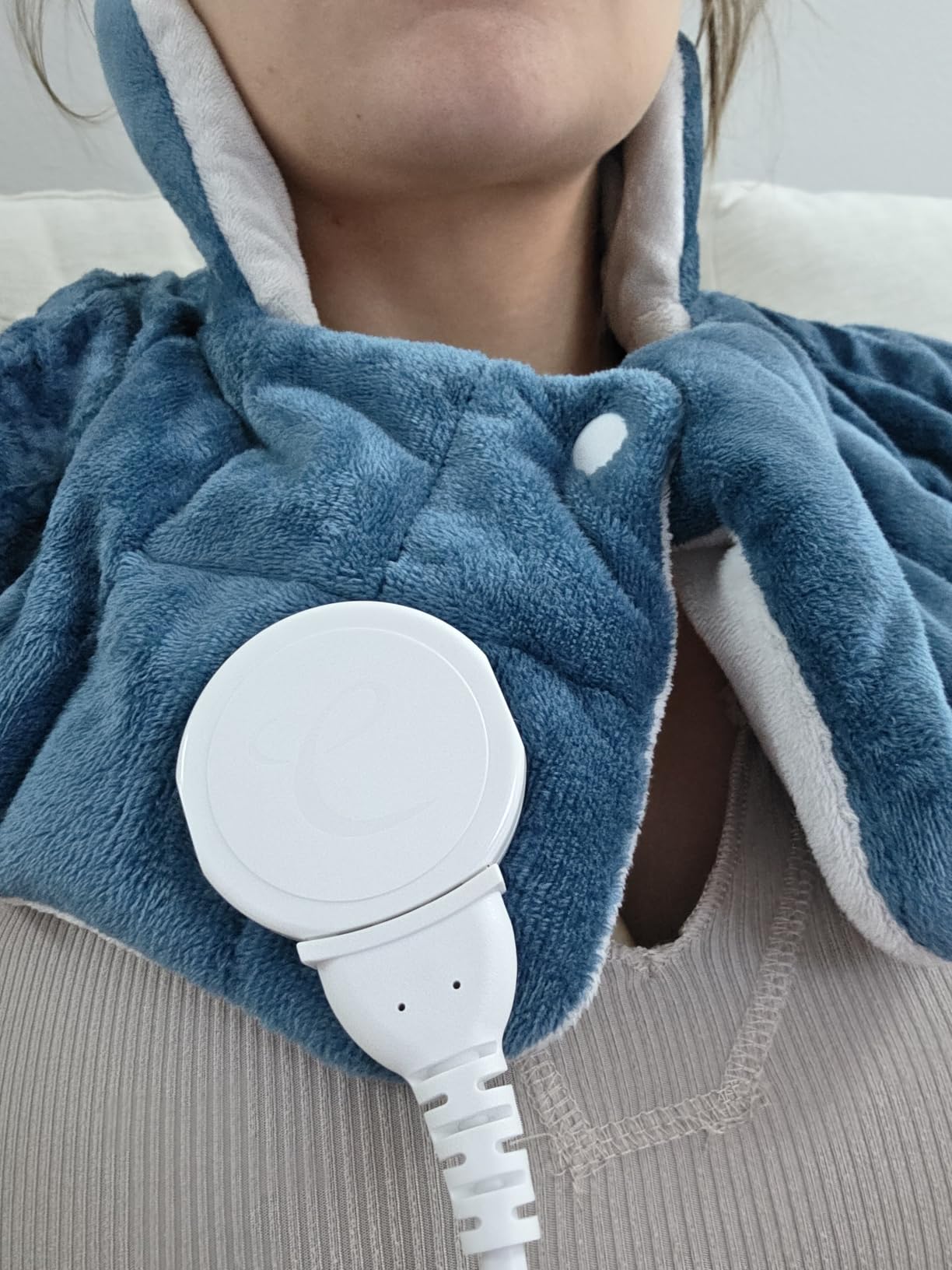 Comfytemp Heating Pad for Neck Shoulders Back, 2.6 Ib Weighted Heating Pad customer photo 2
