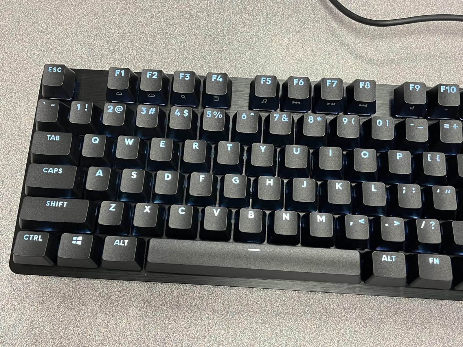 Logitech G413 SE Full-Size Mechanical Gaming Keyboard - Black customer photo 2