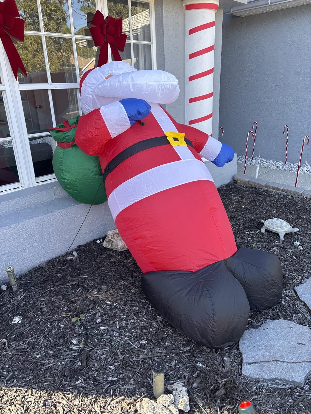 8 FT Christmas Inflatables Santa Claus Outdoor Decorations, Blow Up Santa Claus with Gifts Bag, Big Santa Carrying Presents Sack, Built-in LED Light, Xmas Outside Decor for Front Back Yard Garden Lawn customer photo 2