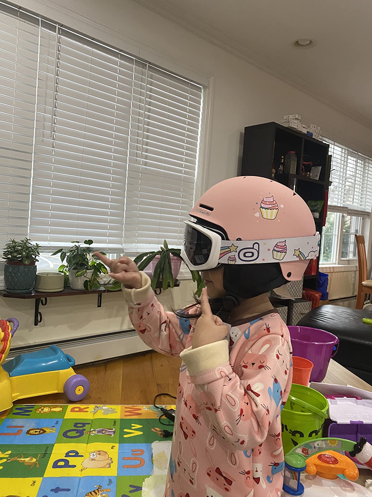 Odoland Kids Ski Helmet, Snow Helmet with Ski Goggles Set for Boys & Girls customer photo 1