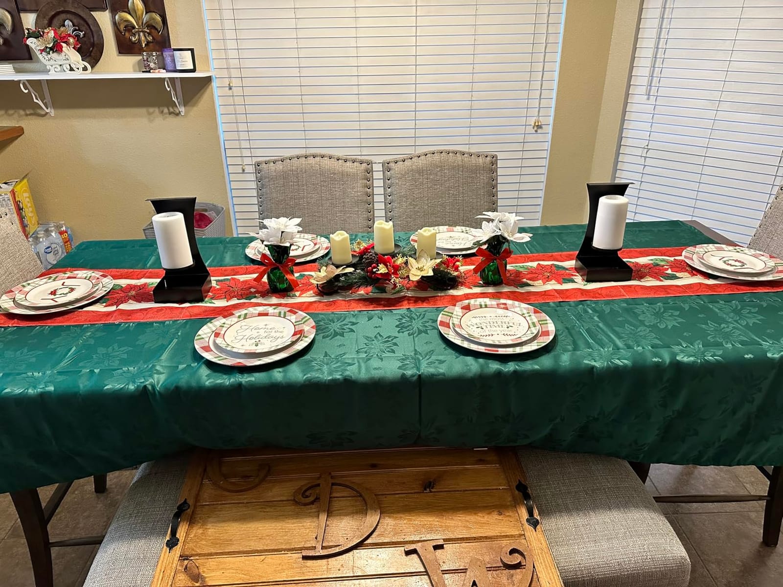FORUP Christmas Centerpiece, Christmas Candle Holders, Christmas Tabletop Poinsettia Centerpiece with 3 Flameless Candle, Romantic Holiday Candelabrum for Home Party Christmas Table Mantel Decorations customer photo 1