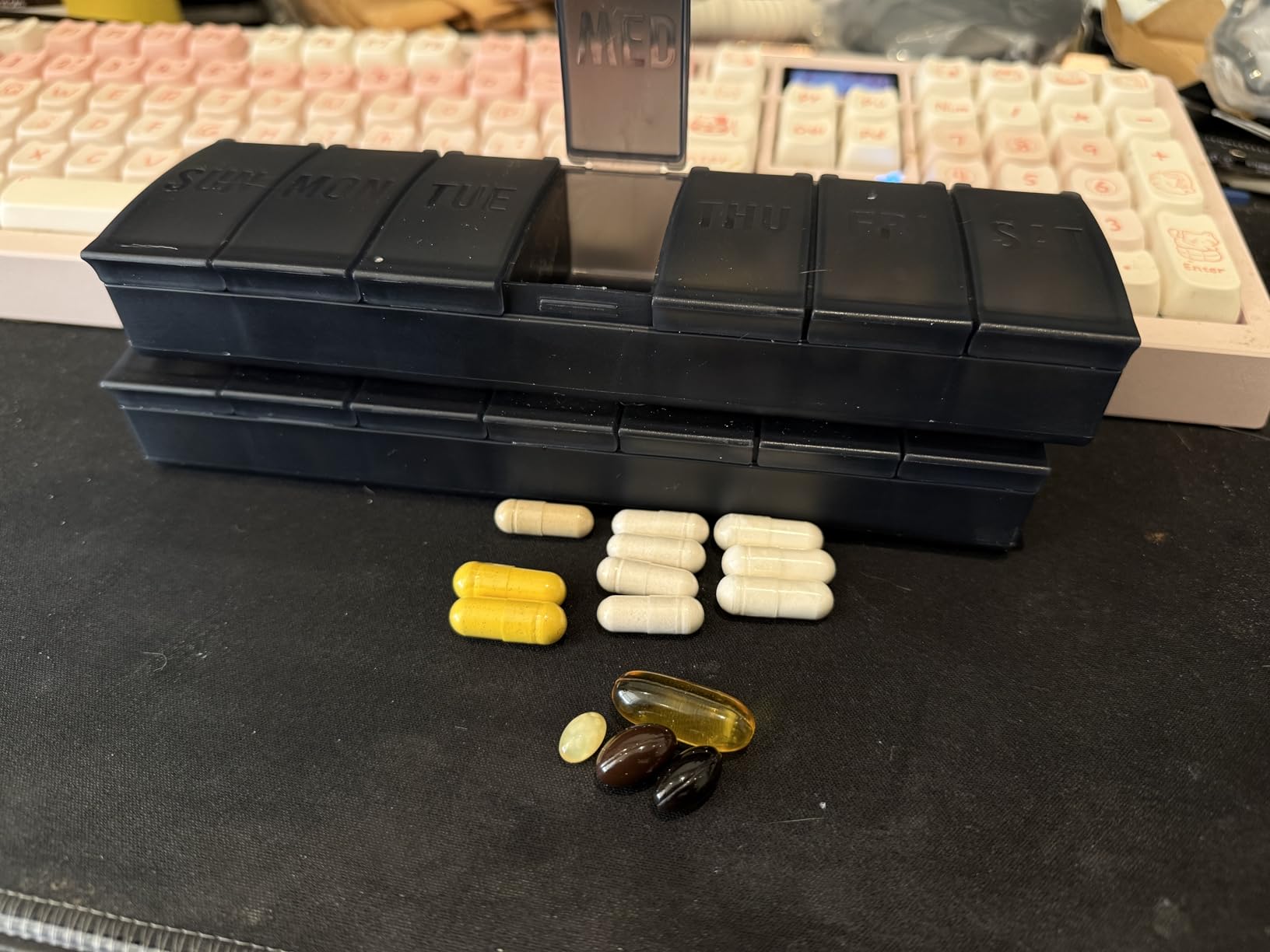 Barhon Pill Organizer Large, Weekly Medicine Pill Organizers, 7 Day Pills Box Case Travel for Big Vitamin Supplements Fish Oil, Black customer photo 1