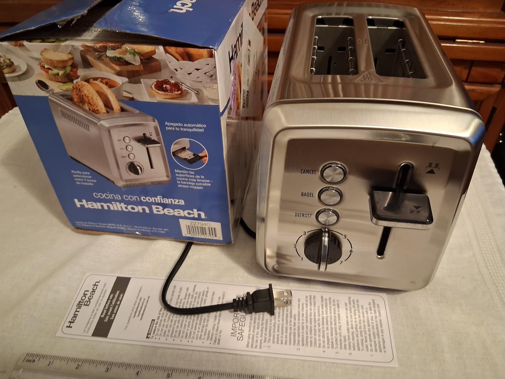 Hamilton Beach 2 Slice Toaster with Extra-Wide Slots, Bagel Setting, Toast Boost, Slide-Out Crumb Tray, Auto-Shutoff & Cancel Button, Defrost Function, Stainless Steel (22794) customer photo 1