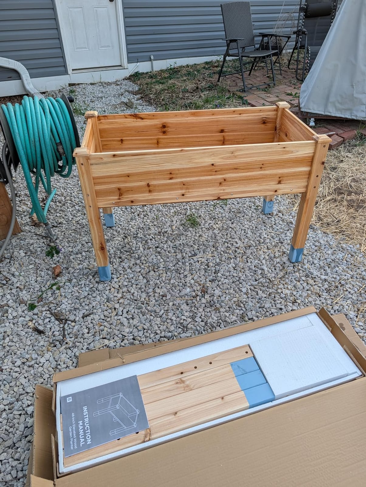 MIXC 331lb Capacity Sturdy Wooden Raised Garden Bed Outdoors with Legs customer photo 1