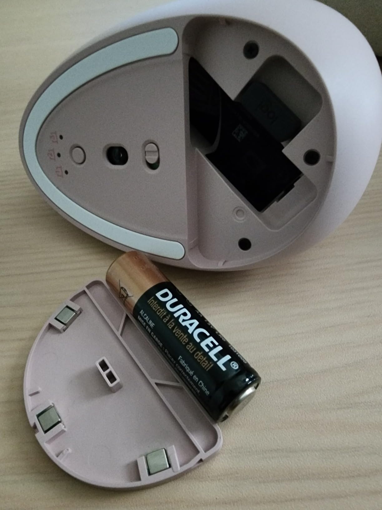 Logitech Lift Vertical Ergonomic Wireless Mouse - Graphite customer photo 2