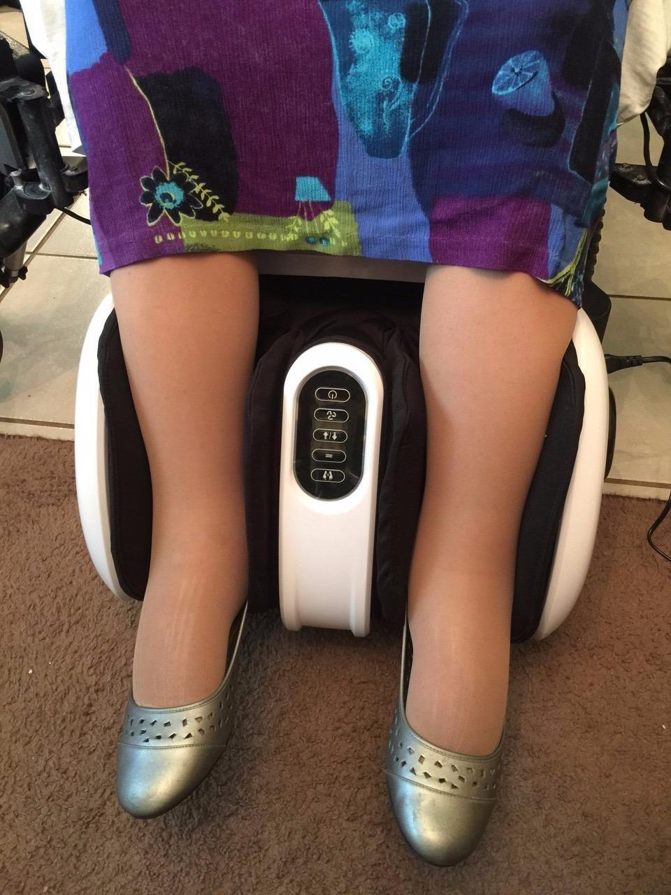 Cloud Massage Shiatsu Foot Massager with Heat, Standard Size, White customer photo 1
