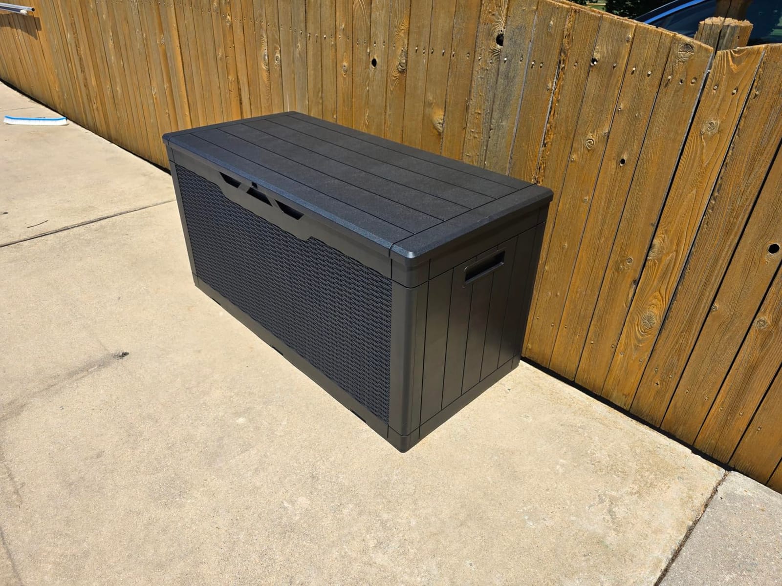 Devoko 100 Gallon Waterproof Deck Box, Resin Large Outdoor Storage Box customer photo 2
