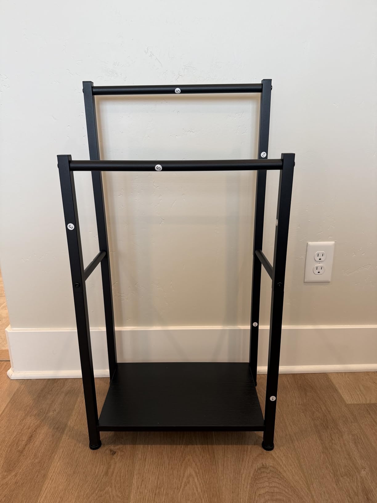 HOOBRO Free Standing Towel Rack for Bathroom, 2 Tier Blanket Rack, 16.5