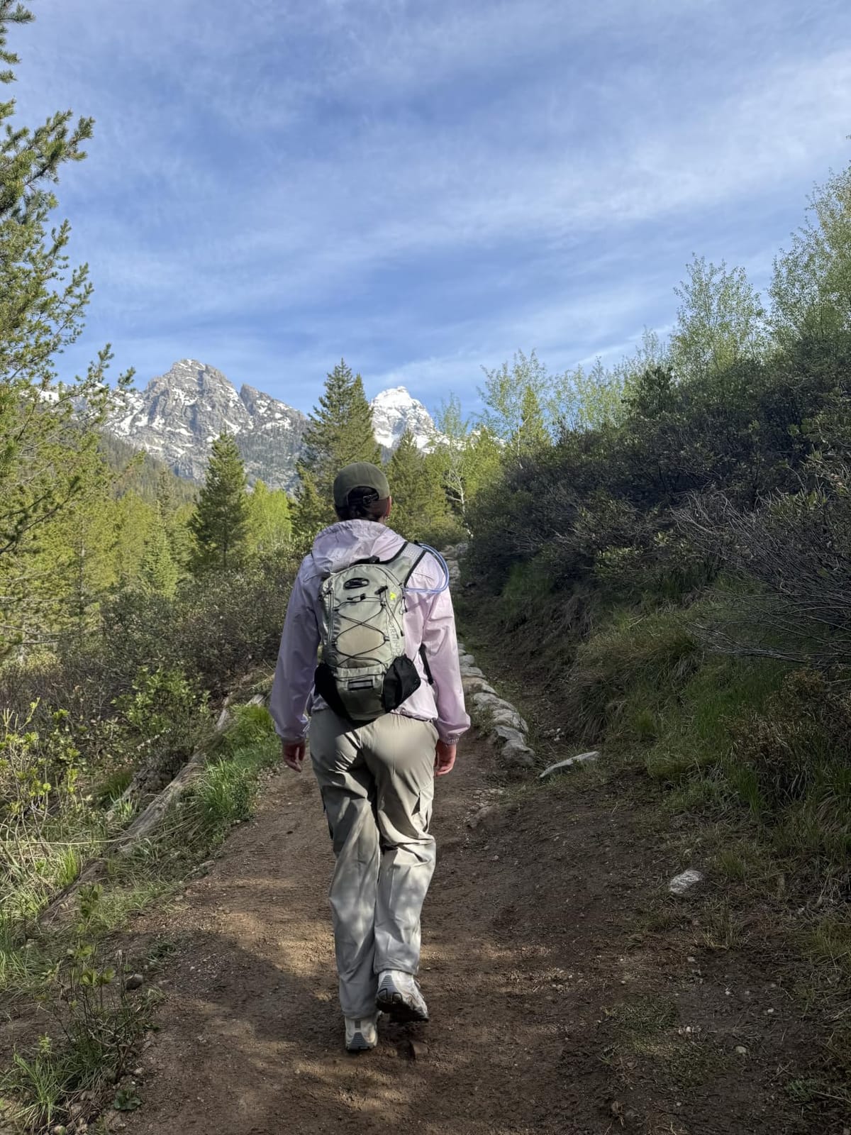 Lightweight Hydration Backpack, Running Backpack with 2L Water Bladder customer photo 2