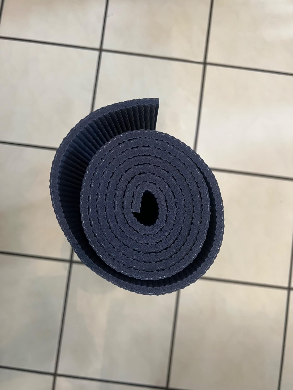 Gaiam Yoga Mat - Premium 6mm Print Reversible Extra Thick Non Slip Exercise & Fitness Mat for All Types of Yoga, Pilates & Floor Workouts (68