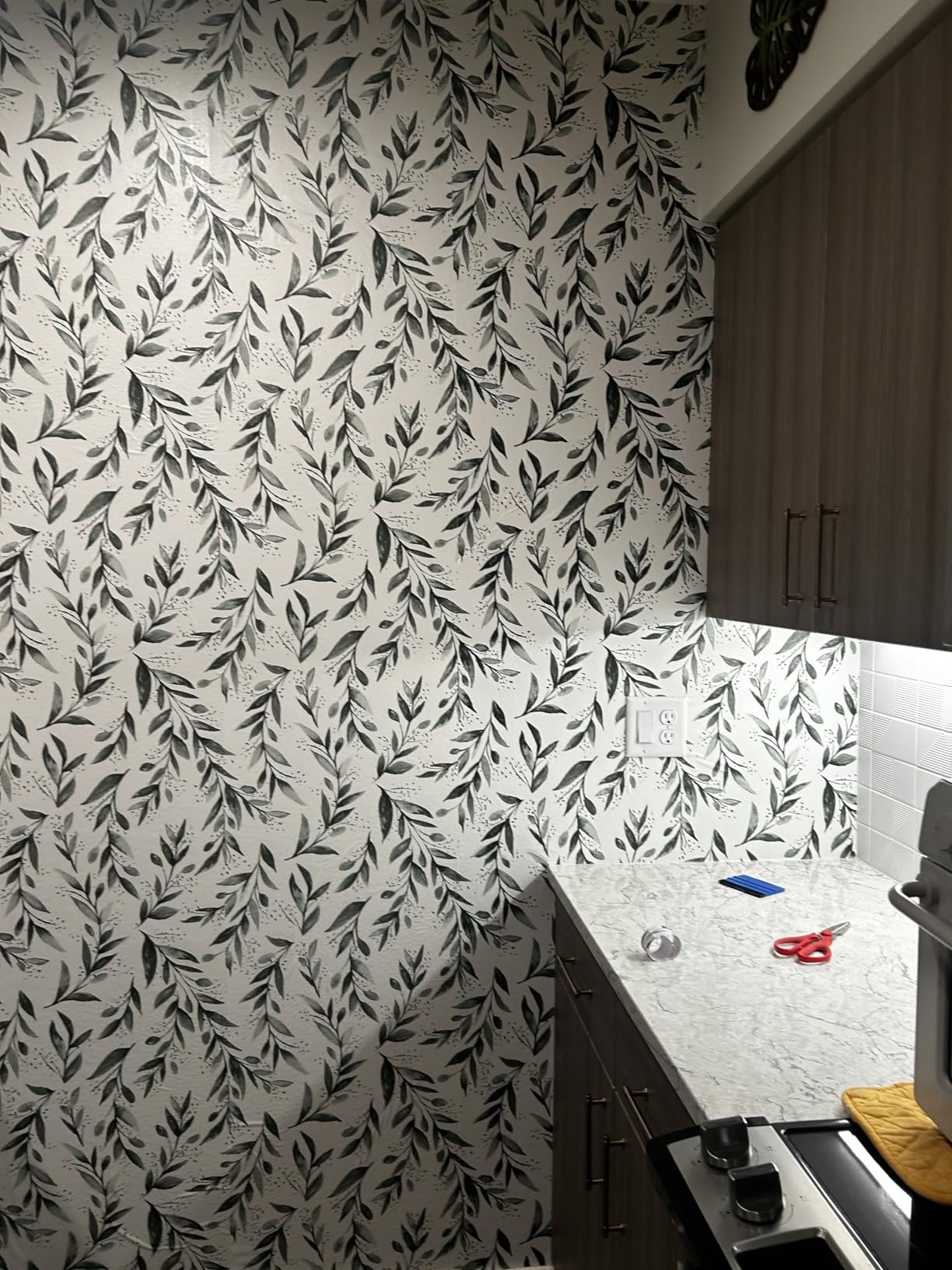 Livebor Leaf Wallpaper Peel and Stick Green Contact Paper17.7” x 118.1” customer photo 2