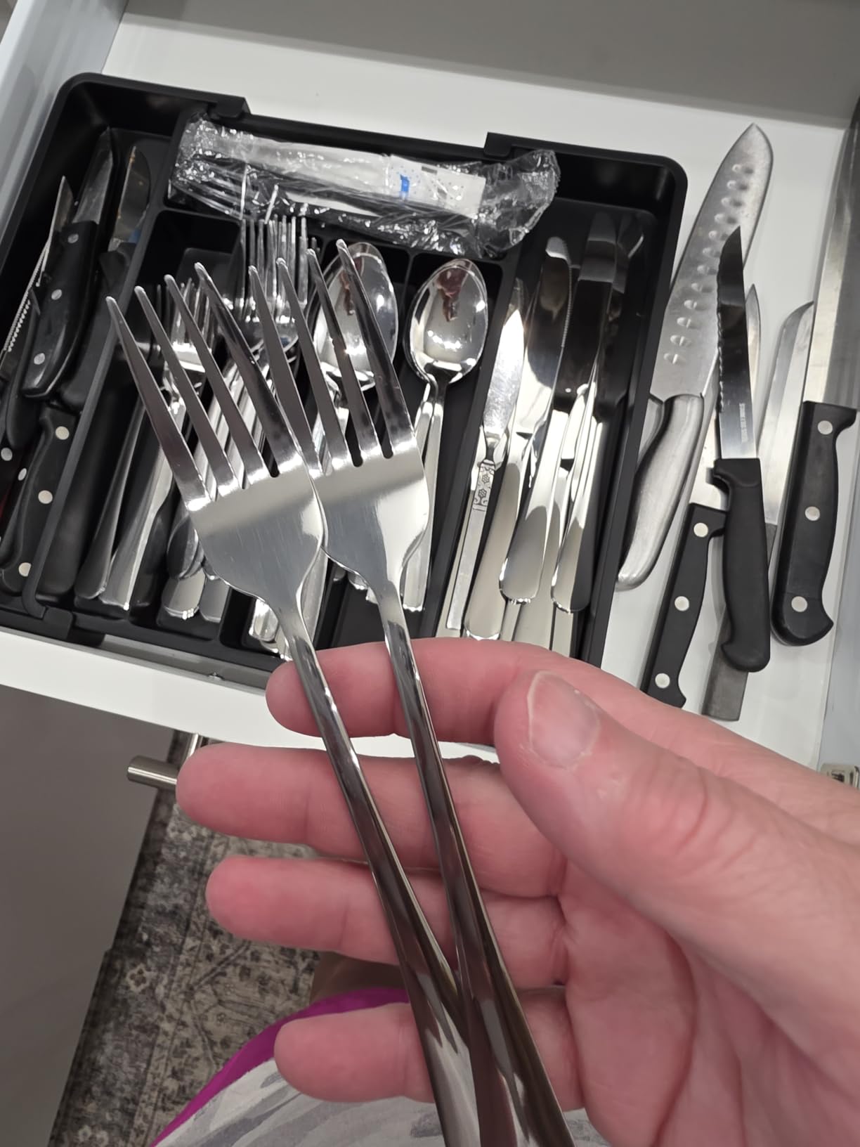 40 Piece Silverware Set Service for 8,Premium Stainless Steel Flatware Set,Mirror Polished Cutlery Utensil Set,Durable Home Kitchen Eating Tableware Set,Include Fork Knife Spoon Set,Dishwasher Safe customer photo 1