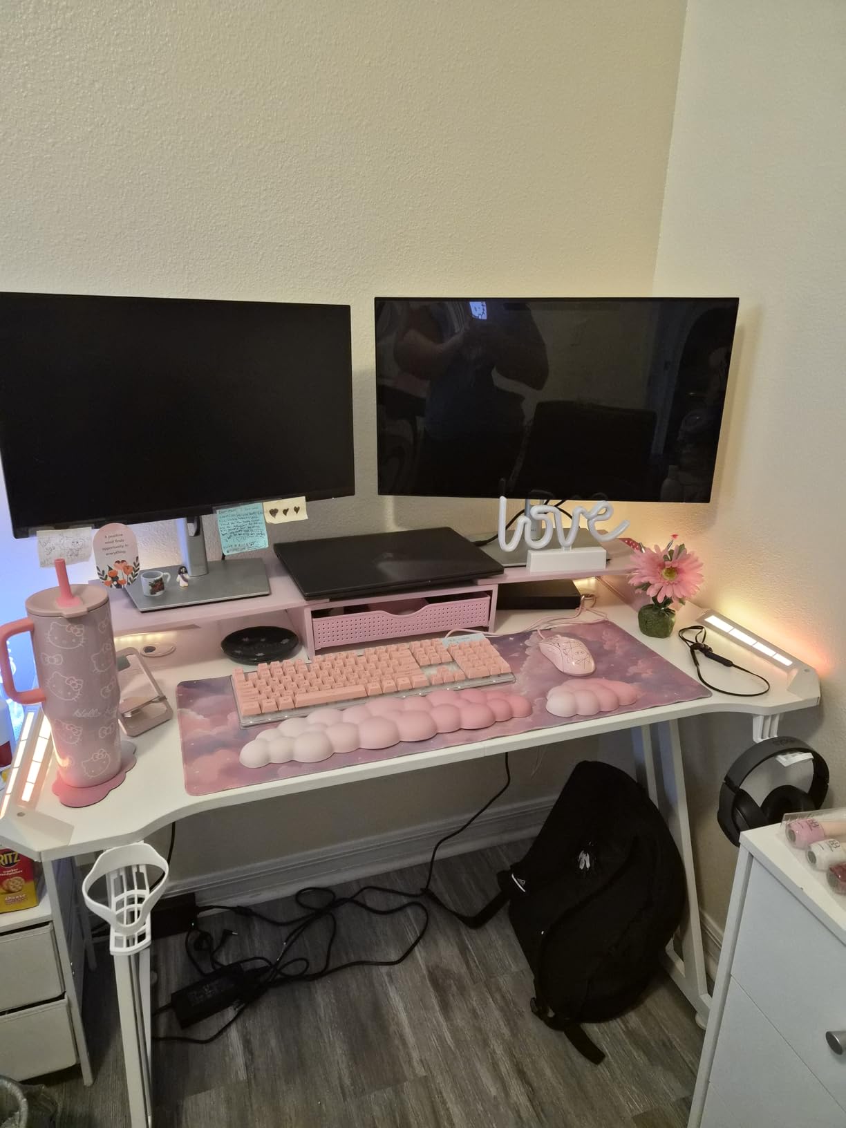 HLDIRECT 47 Inch Gaming Desk with App-Controlled RGB LED Lights, Black customer photo 2
