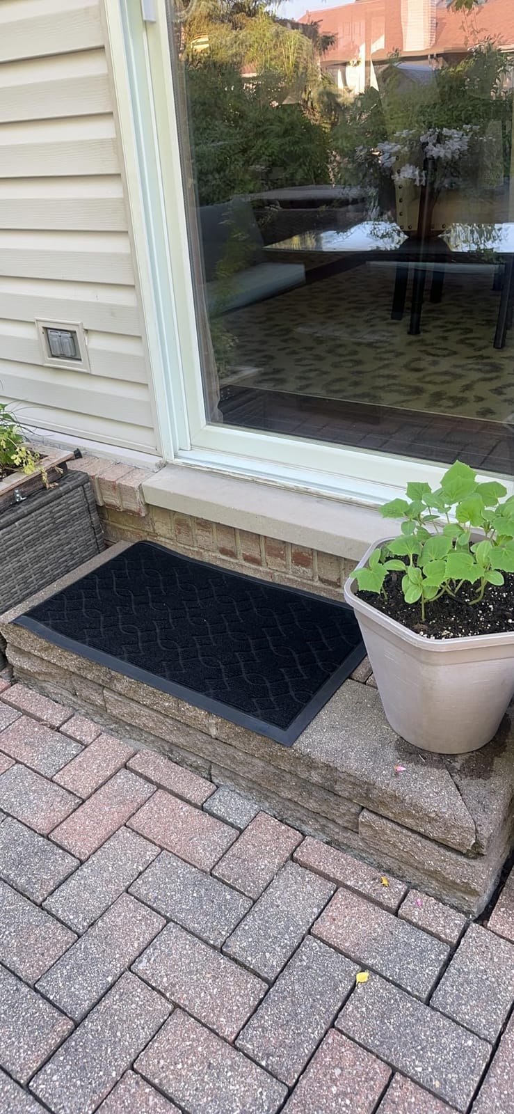 Yimobra Outdoor Mats for Front Door 29.5x17, All-Season Waterproof Doormat Outdoor Entrance, Heavy Duty Non-Slip Outside Door Mat for Garage Patio Proch Entryway Indoor, Black customer photo 2