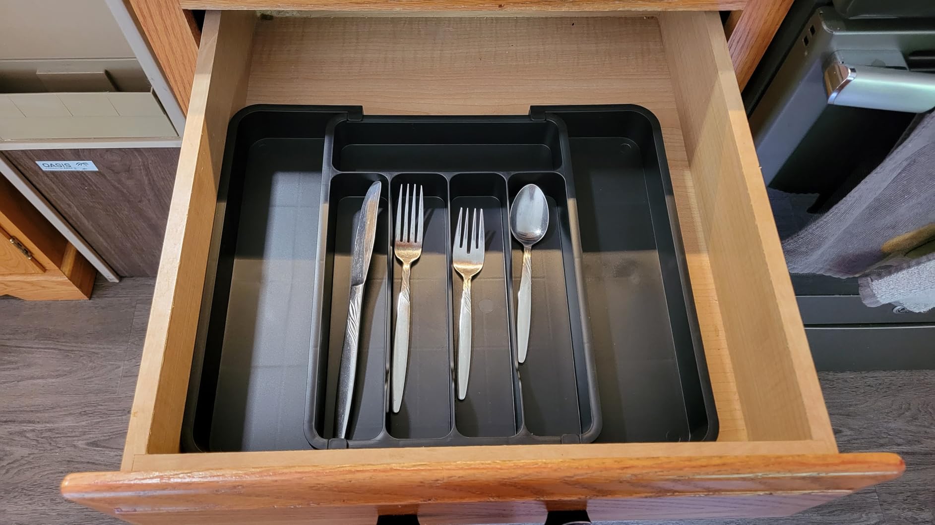 Lifewit Extra Large Silverware Drawer Organizer, Expandable Utensil Tray customer photo 1