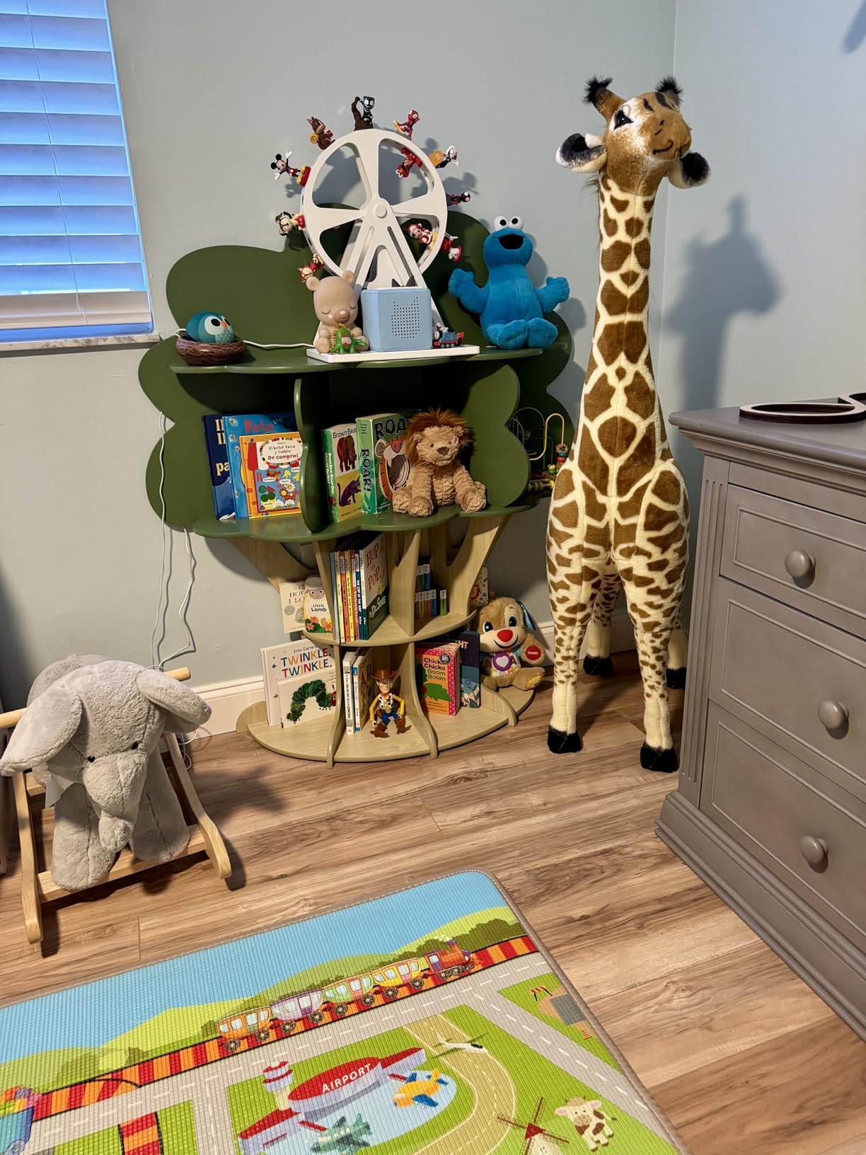Delta Children Tree Bookcase - Greenguard Gold Certified, Fern Green/Crafted Natural customer photo 1