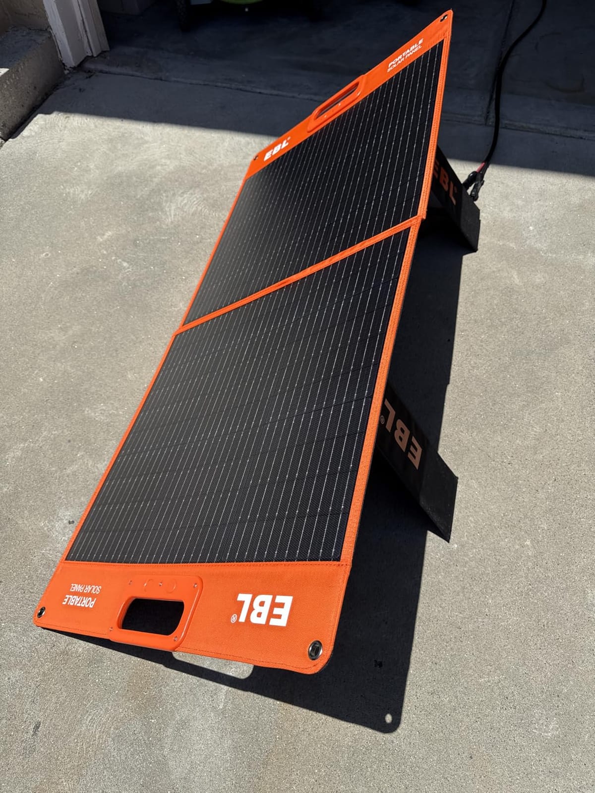 EBL 200W Portable Solar Panel for Power Station, Foldable IP65 Waterproof customer photo 2