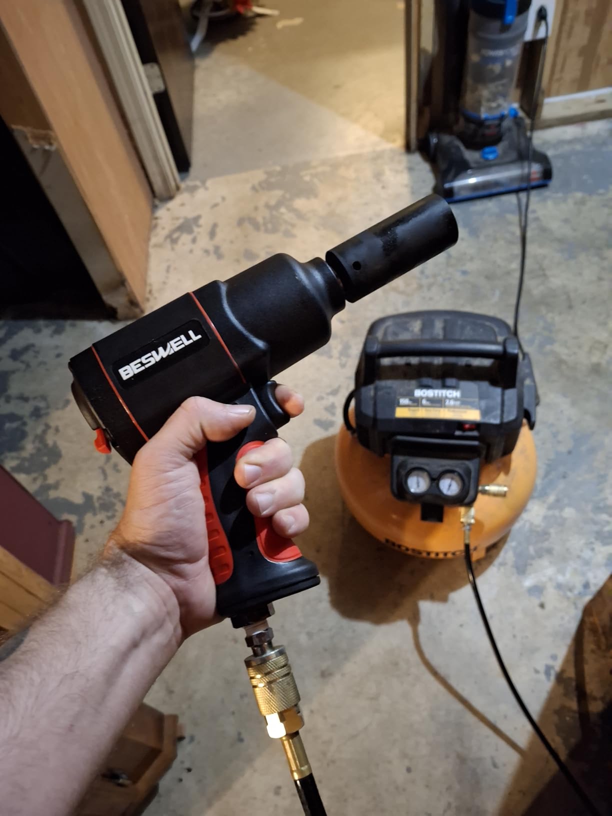 BESWELL® BW-112BN 1/2-Inch Air Impact Wrench with 1180 Ft-Lbs Max Torque customer photo 2