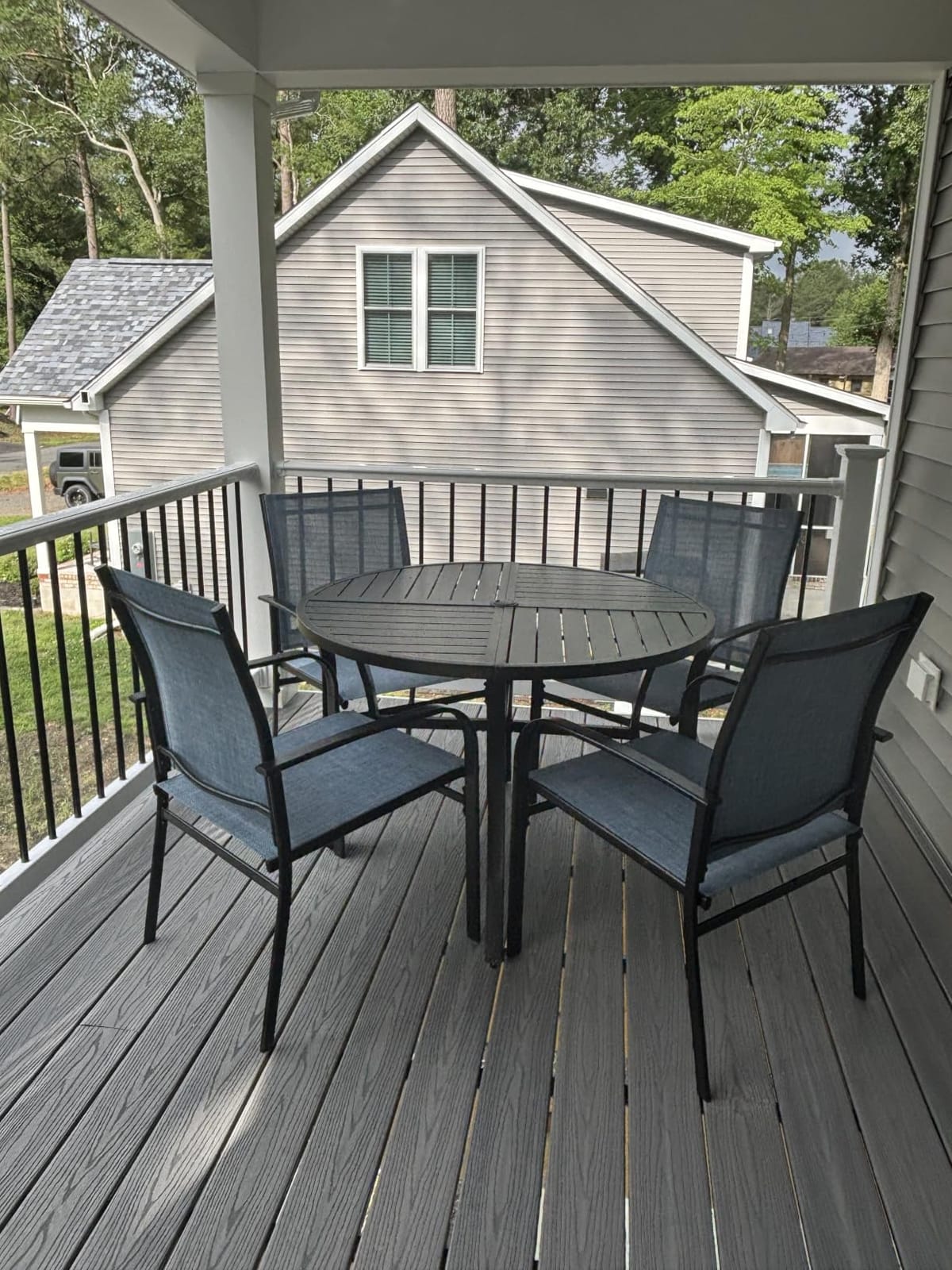 SUNSHINE VALLEY 5pc Patio Dining Set, 37