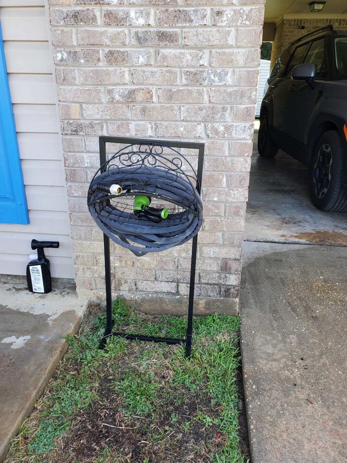 Gayuteay Garden Water Hose Holder with Storage Basket for Outside customer photo 1