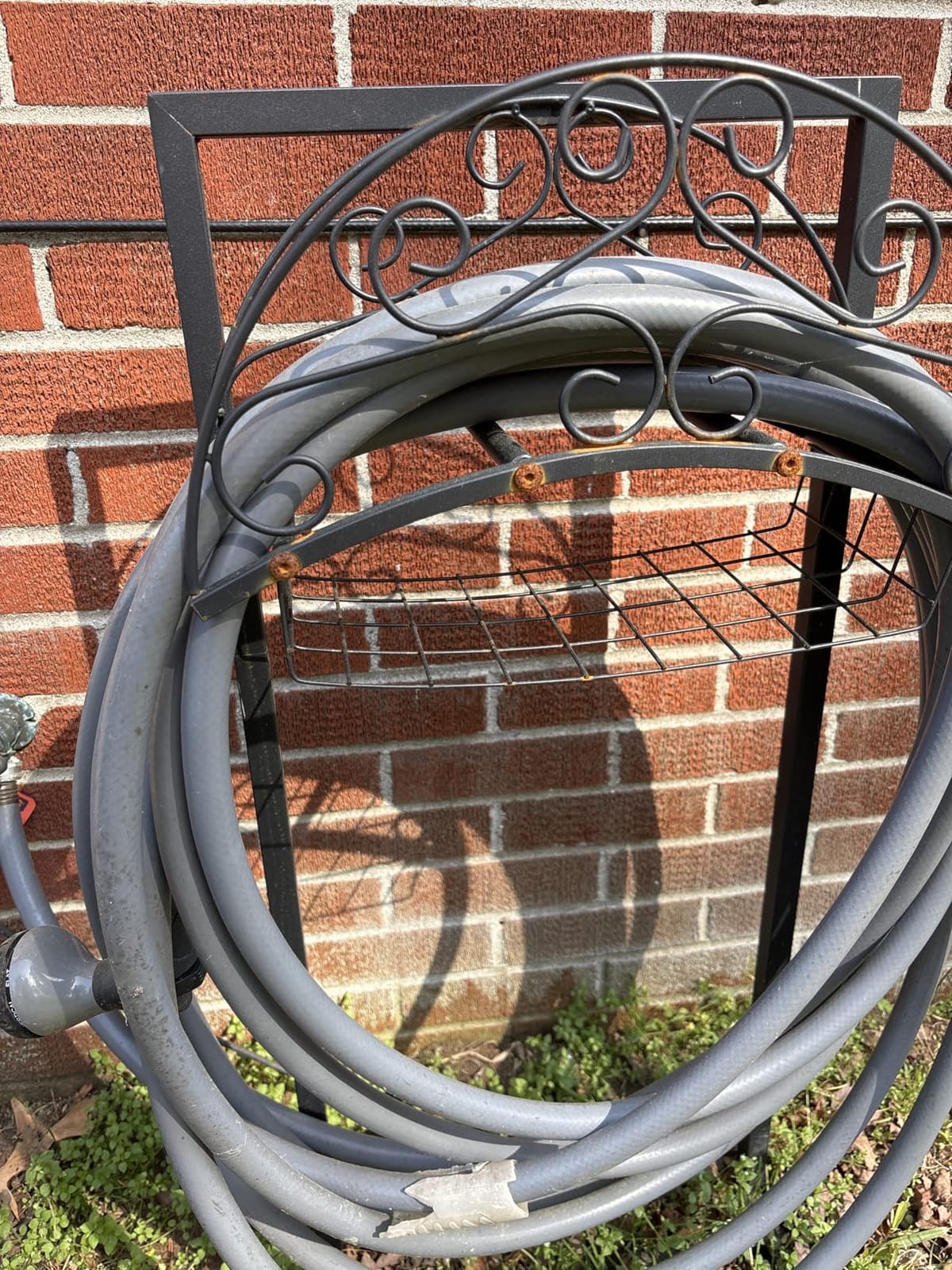 Gayuteay Garden Water Hose Holder with Storage Basket for Outside customer photo 2