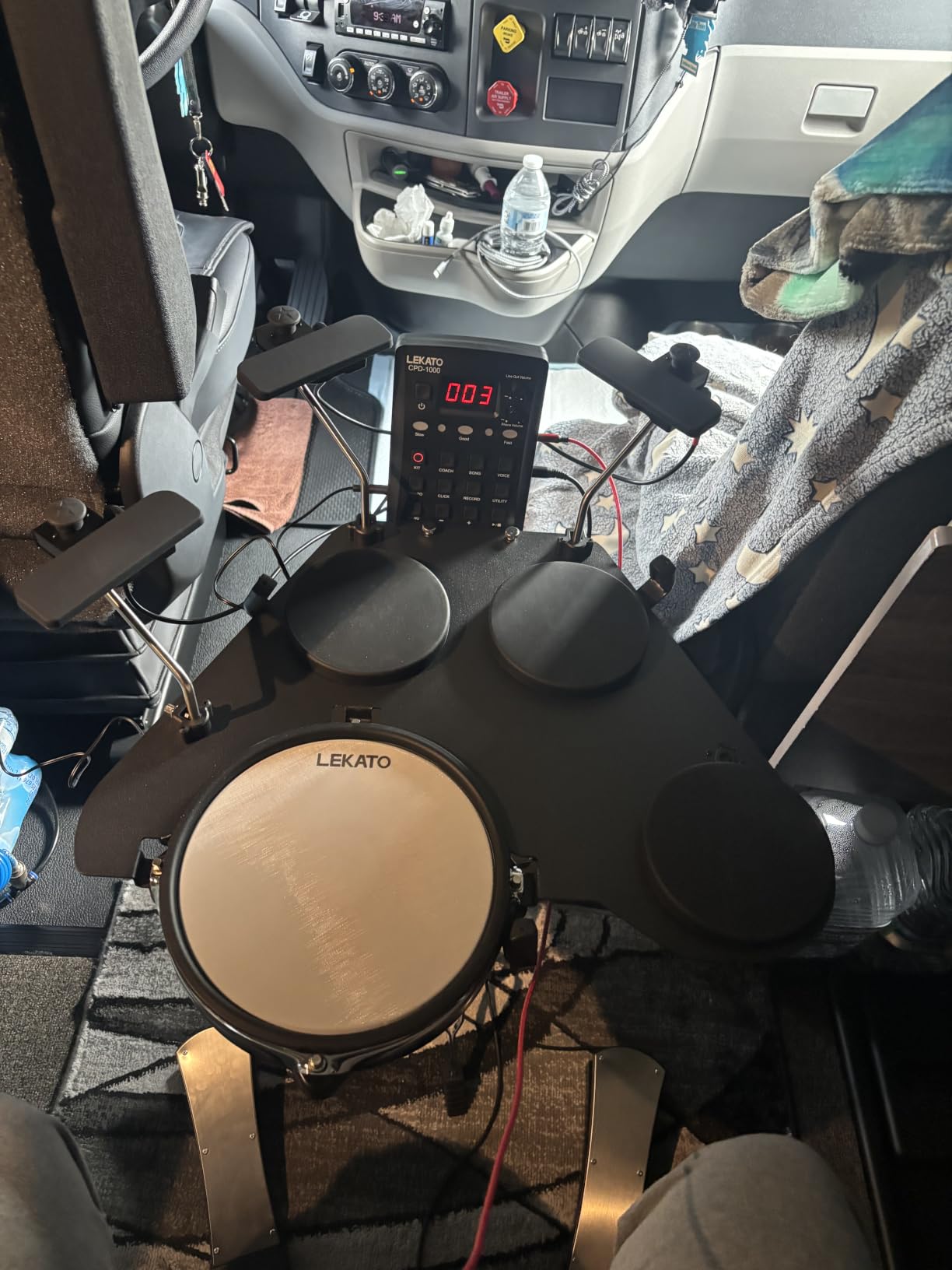 LEKATO Electronic Drum Set, Portable Electric Drum Set for Beginner with Quiet Mesh Snare Drum Pads, 220+ Sounds, USB MIDI, 2 Switch Pedal, Electric Drum Kit with Sticks, Travel Bag customer photo 2