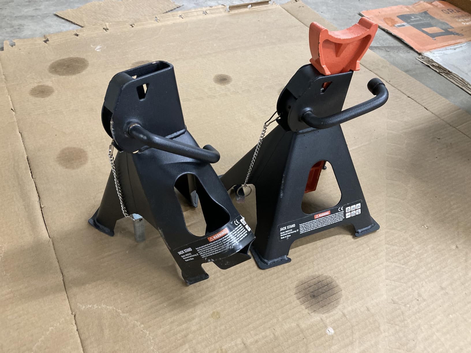 VEVOR Jack Stands, 3 Ton (6,000 lbs) Capacity Car Jack Stands Double Locking, 10.8-16.3 inch Adjustable Height, for Lifting SUV, Pickup Truck, Car and UTV/ATV, Red, 1 Pair customer photo 1