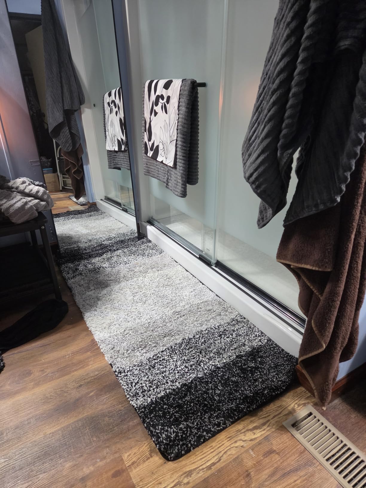 OLANLY Bathroom Rugs Mat 30x20, Extra Soft Absorbent Microfiber Bath Rugs customer photo 2
