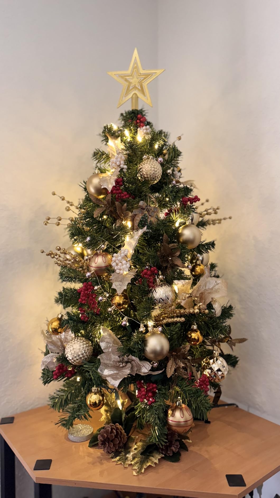 DUUDO 3FT Premium Hinged Artificial Holiday Small Mini Christmas Tree for Tabletop,Home, Office, Indoor and Outdoor Holiday Decoration,Easy Assembly Metal Hinges & Foldable Base customer photo 2
