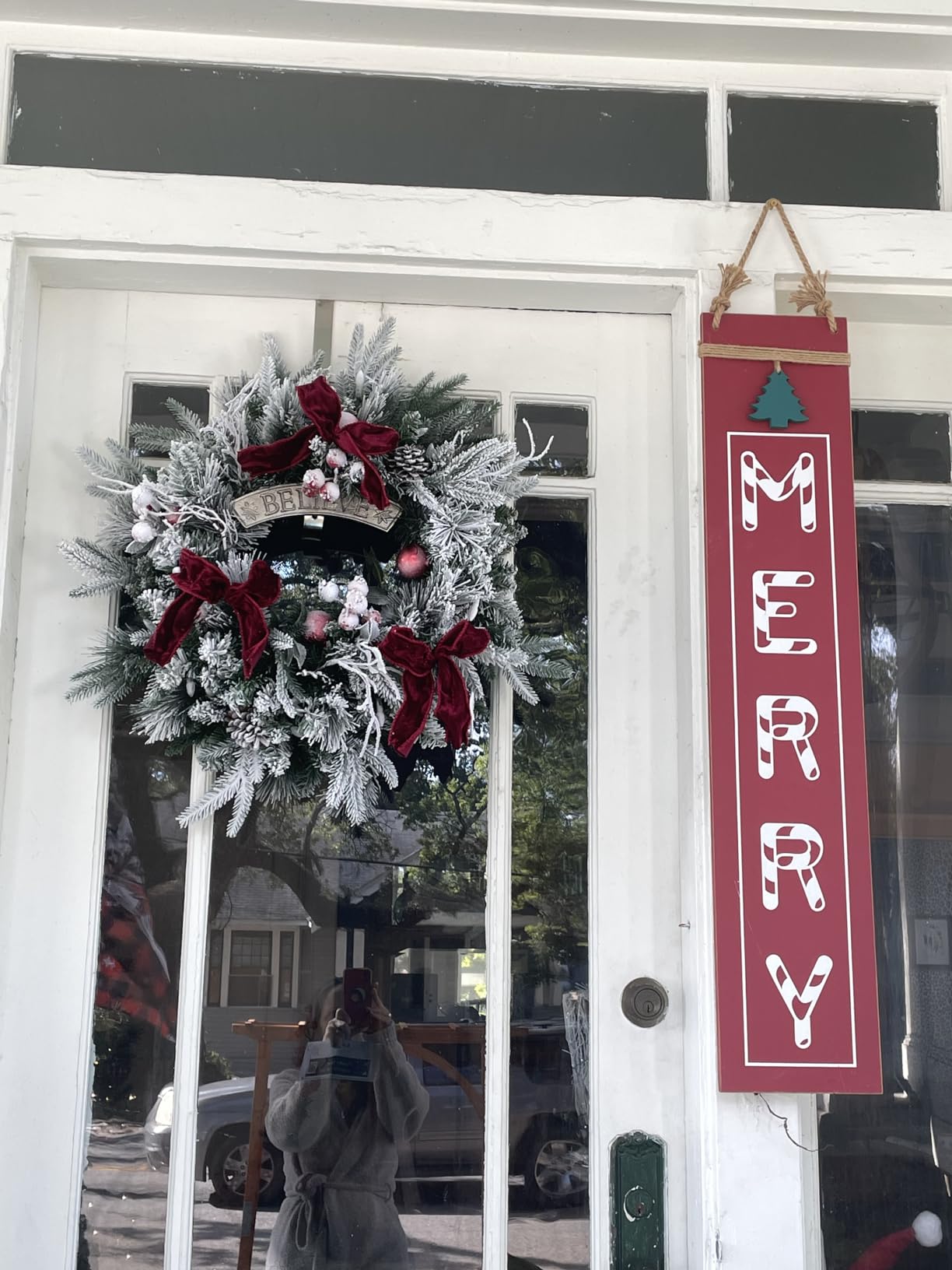 Pre-lit Snow Christmas Wreath with Red Balls,Berries and Bows,24 Inch 50 Battery Operated LED Lights,Holiday Decoration for Front Door Outdoor customer photo 1
