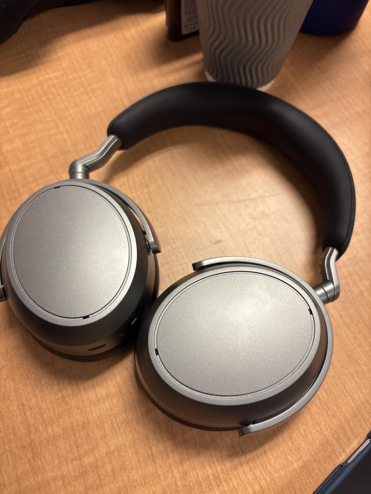 Sennheiser Momentum 4 Wireless Headphones, Bluetooth, ANC, 60h Battery customer photo 1