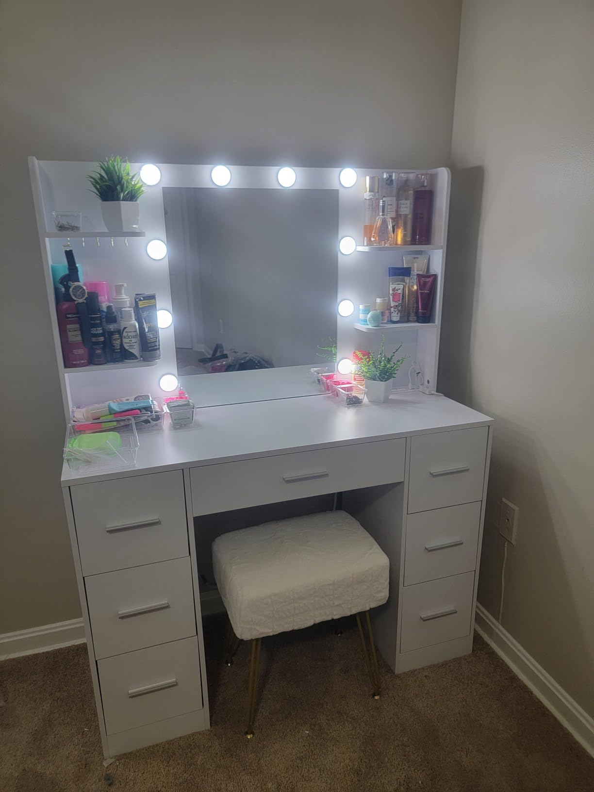Quimoo Large Vanity Desk with LED Lighted Mirror & Power Outlet,Makeup Vanity Table with 7 Drawers,4 Shelves and 5 Hooks,Vanity Table, Vanity Desk Set for Bedroom,Bathroom,White customer photo 2