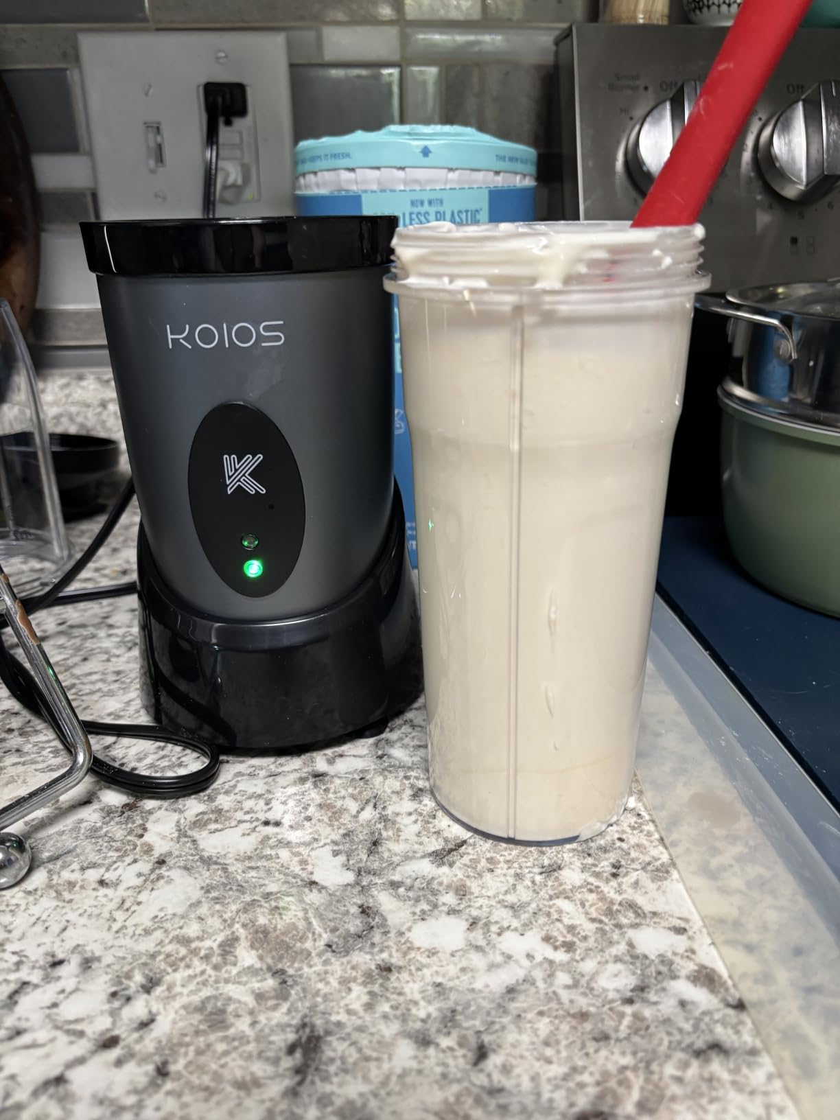 KOIOS Smoothie Blender Kitchen, 900W Personal Blenders with 3 To-Go Cups customer photo 2