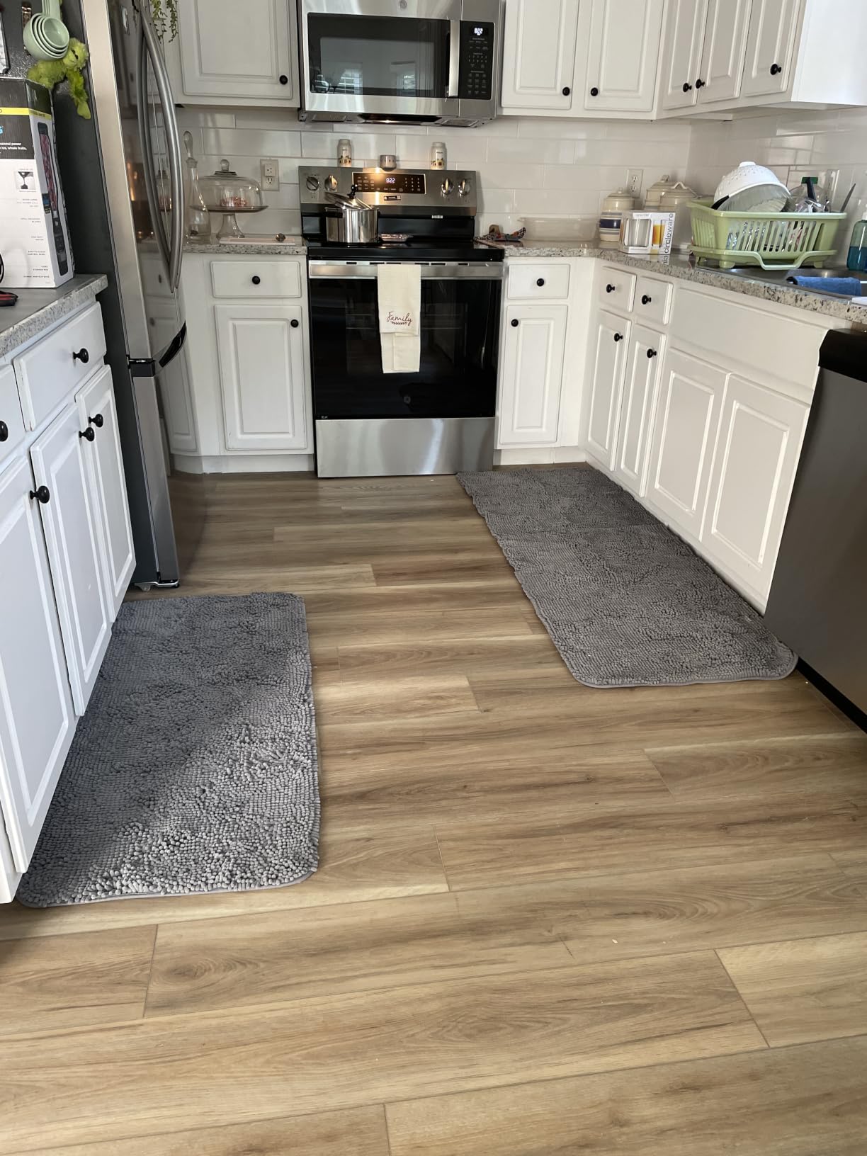 OLANLY Small Bathroom Rugs 24x16, Extra Soft Absorbent Chenille Bath Rugs customer photo 1