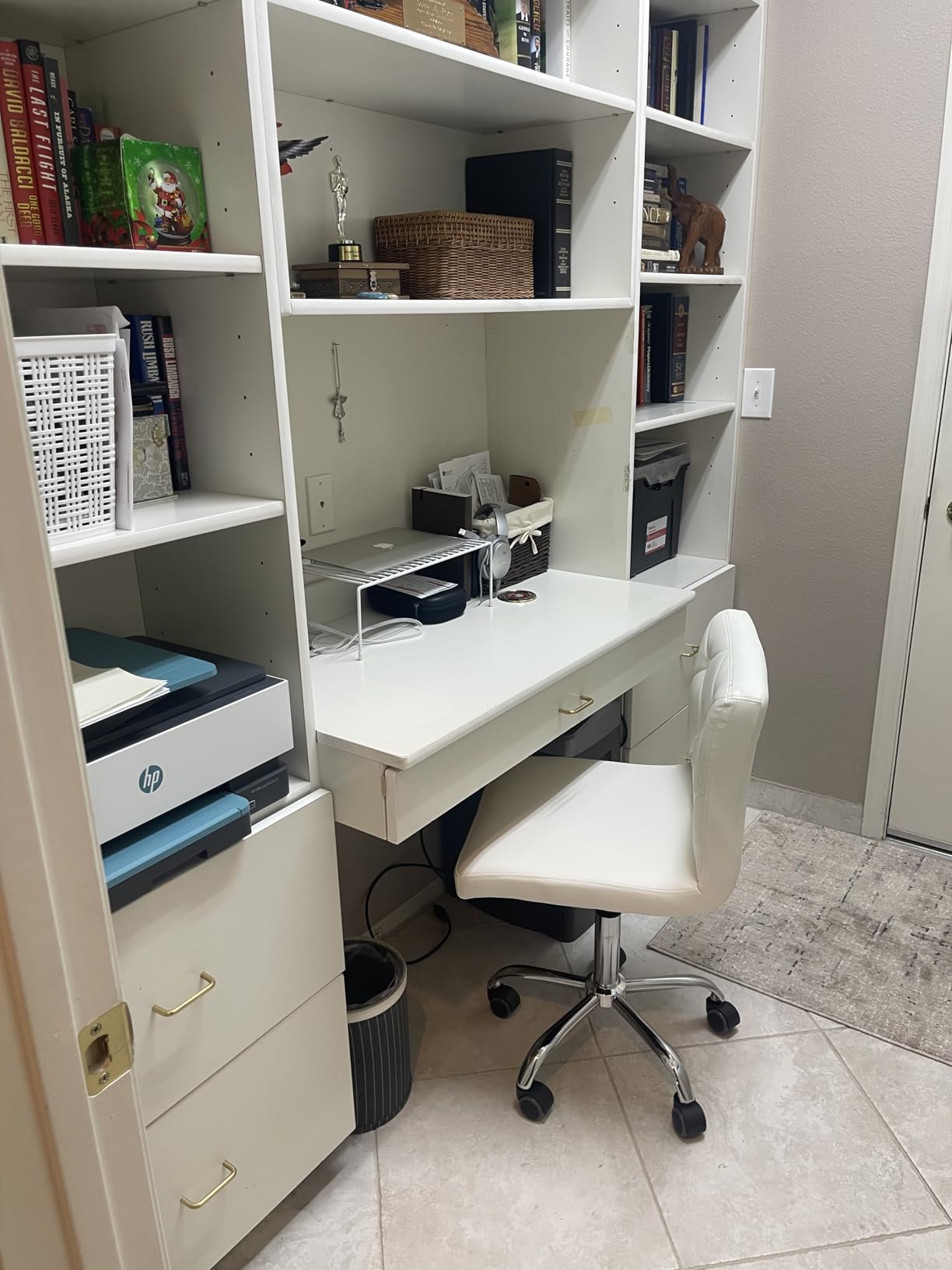 VECELO PU Leather Mid-Back Armless Vanity Chair Adjustable Height 360° Rolling Swivel for Home Office Work, White customer photo 1