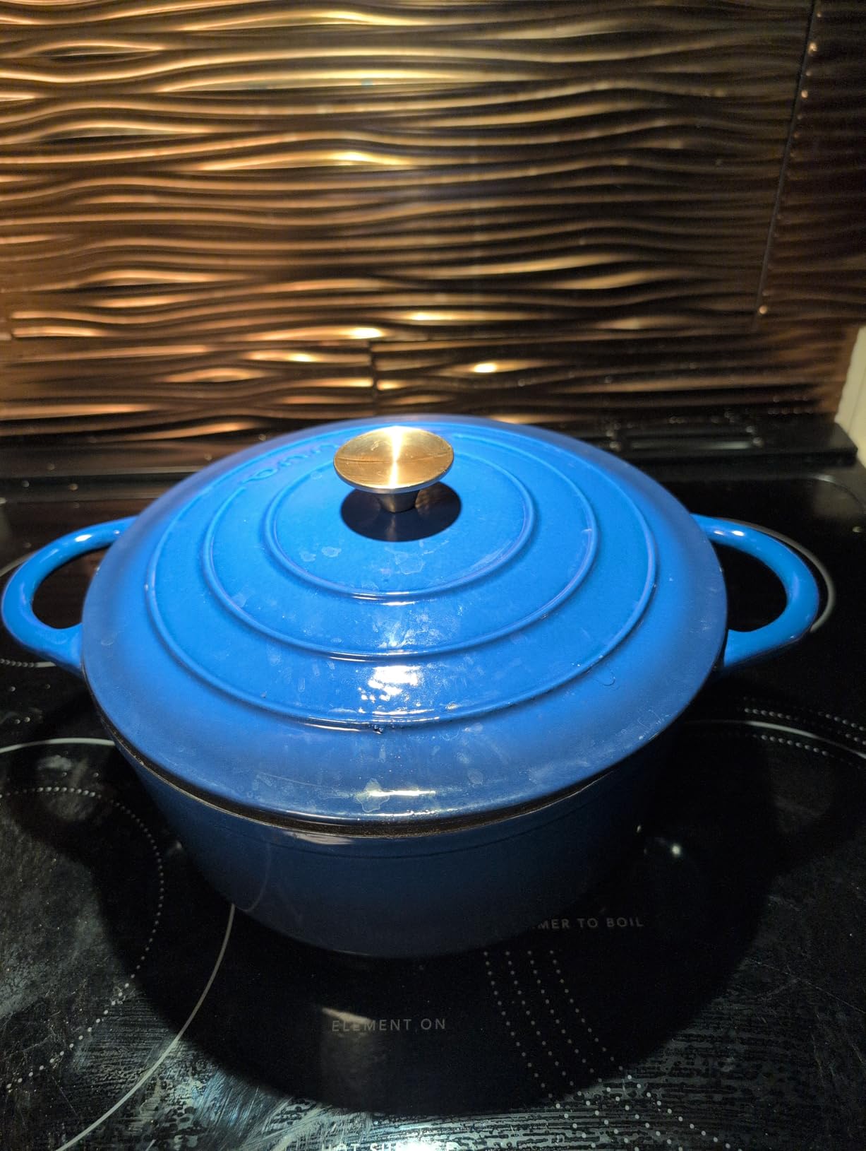 Nuovva Enamelled Cast Iron Dutch Oven Pot with Lid-6.4 Quart Non Stick Casserole Pot-Heavy Duty & Oven Safe up to 500° F for Bread Baking, Braising, Stews, Roasting - 28cm Dark Blue customer photo 1